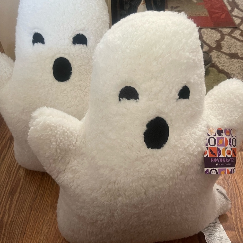 NEW Novogratz JUMBO white ghost pillows SET OF 2 viral TikTok